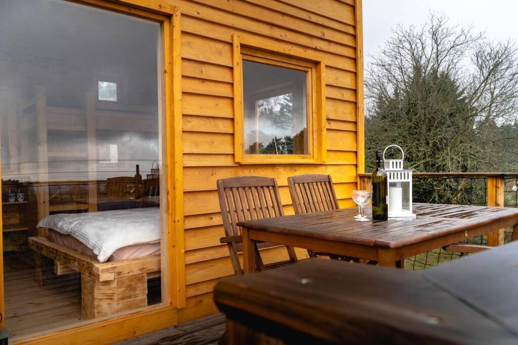 Tiny House Chrastna Vselibice מראה חיצוני תמונה